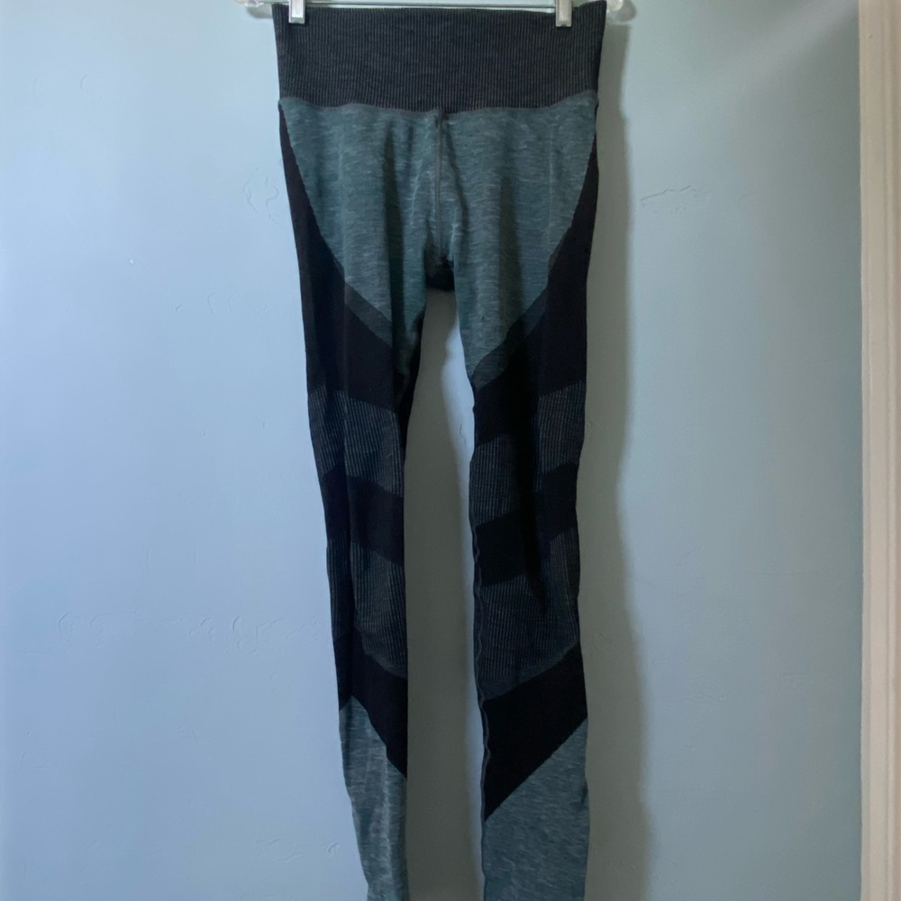 Alo yoga pants